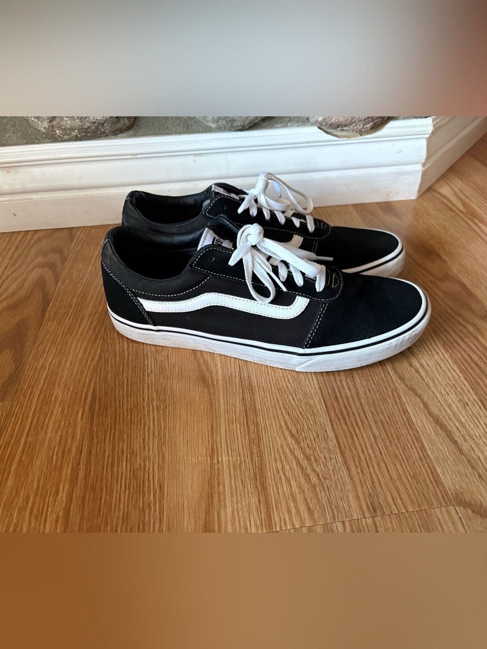 Vans Black and White Low-Top Skate Sneakers size 12 - Picture 4 of 8
